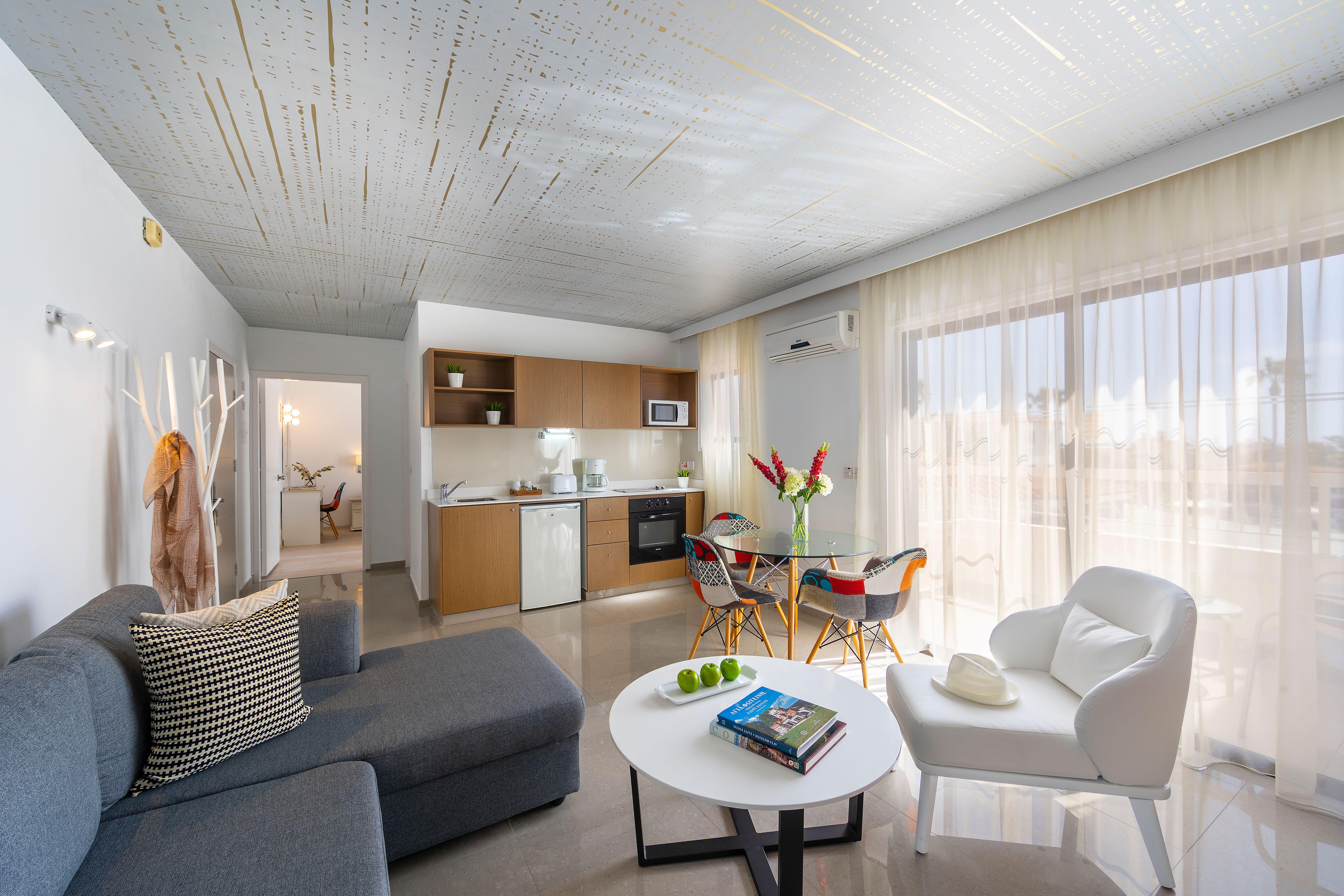 King Jason Paphos - Designed For Adults By Louis Hotels Eksteriør billede