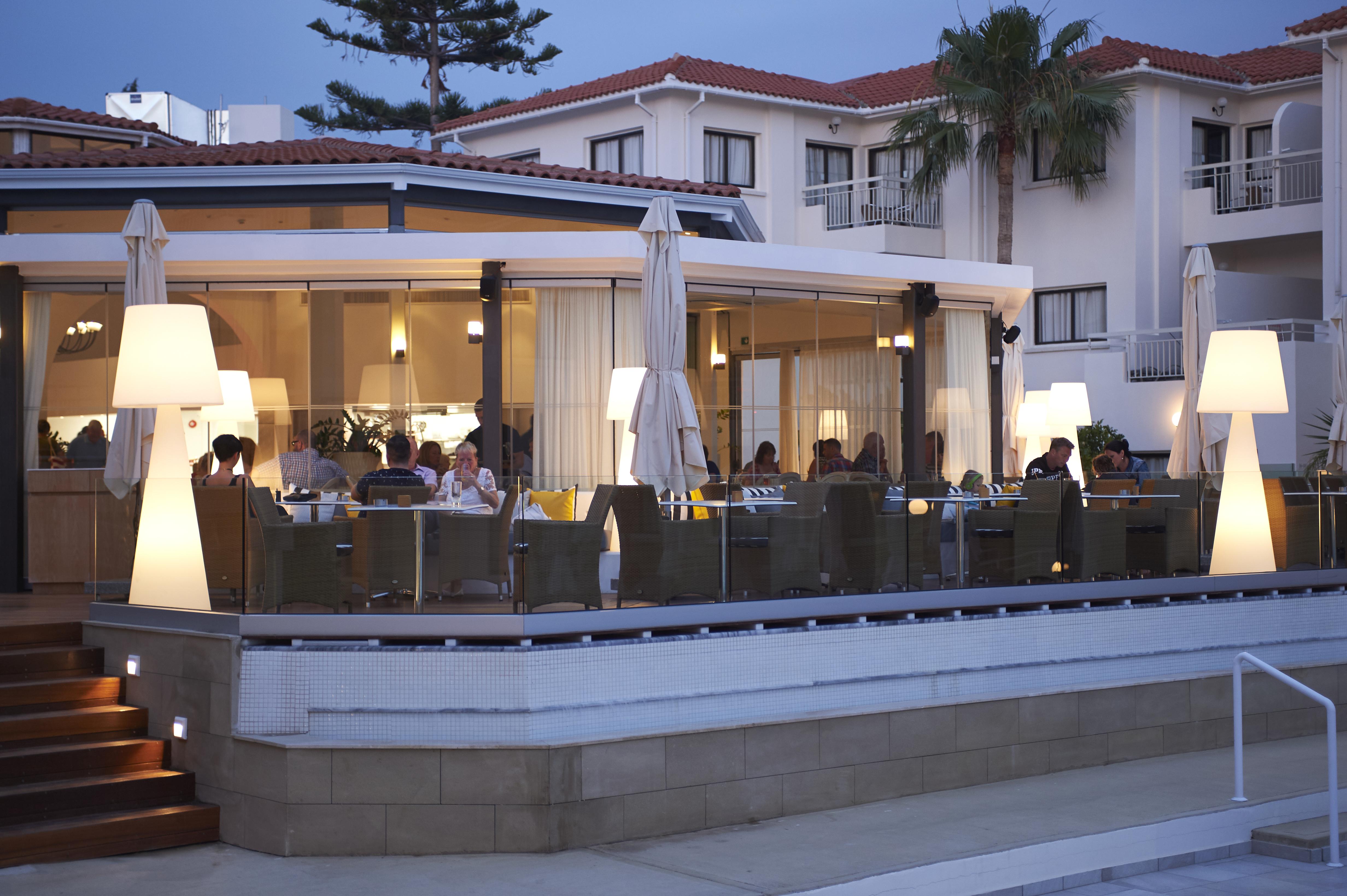 King Jason Paphos - Designed For Adults By Louis Hotels Eksteriør billede