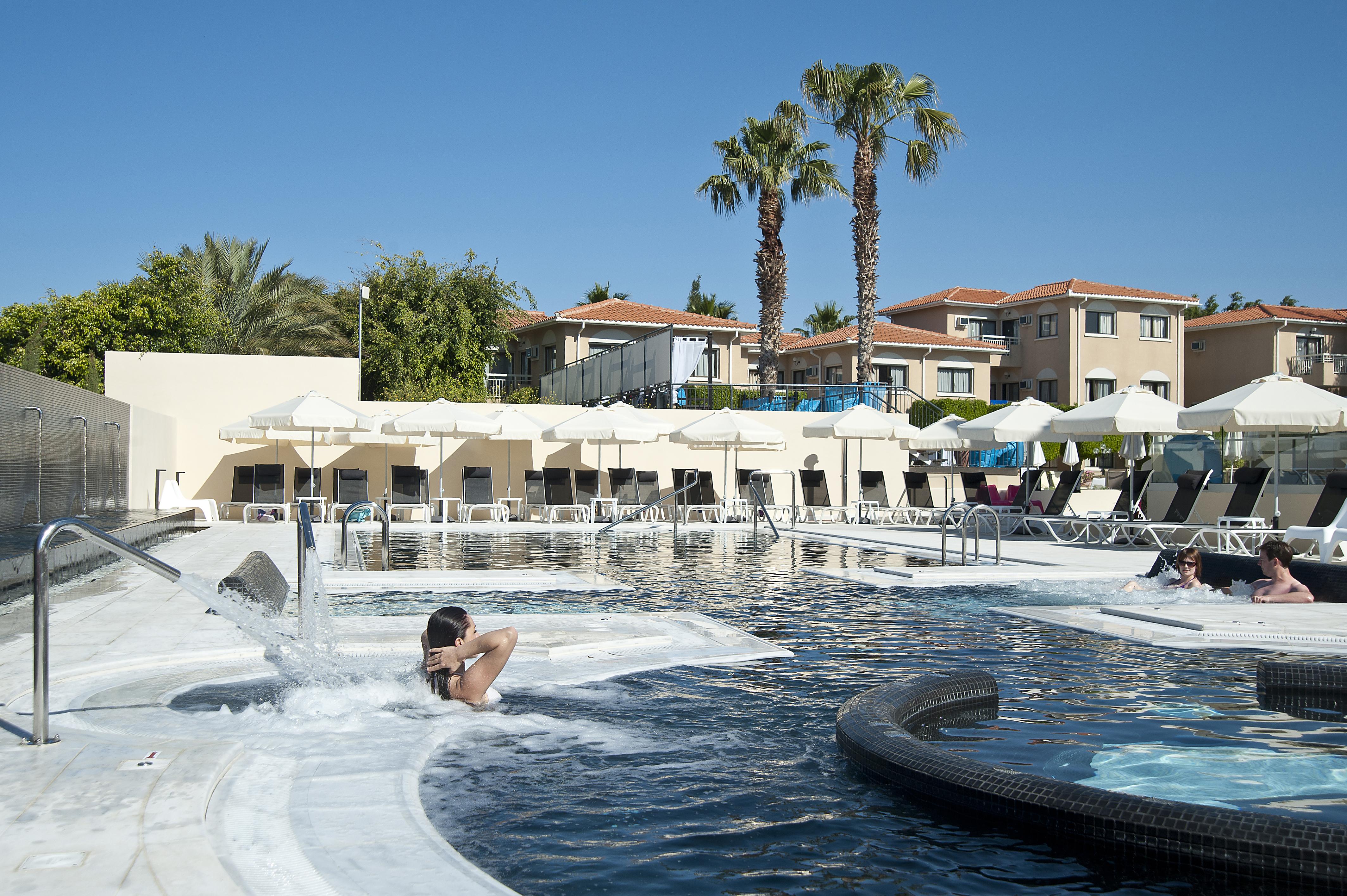 King Jason Paphos - Designed For Adults By Louis Hotels Eksteriør billede