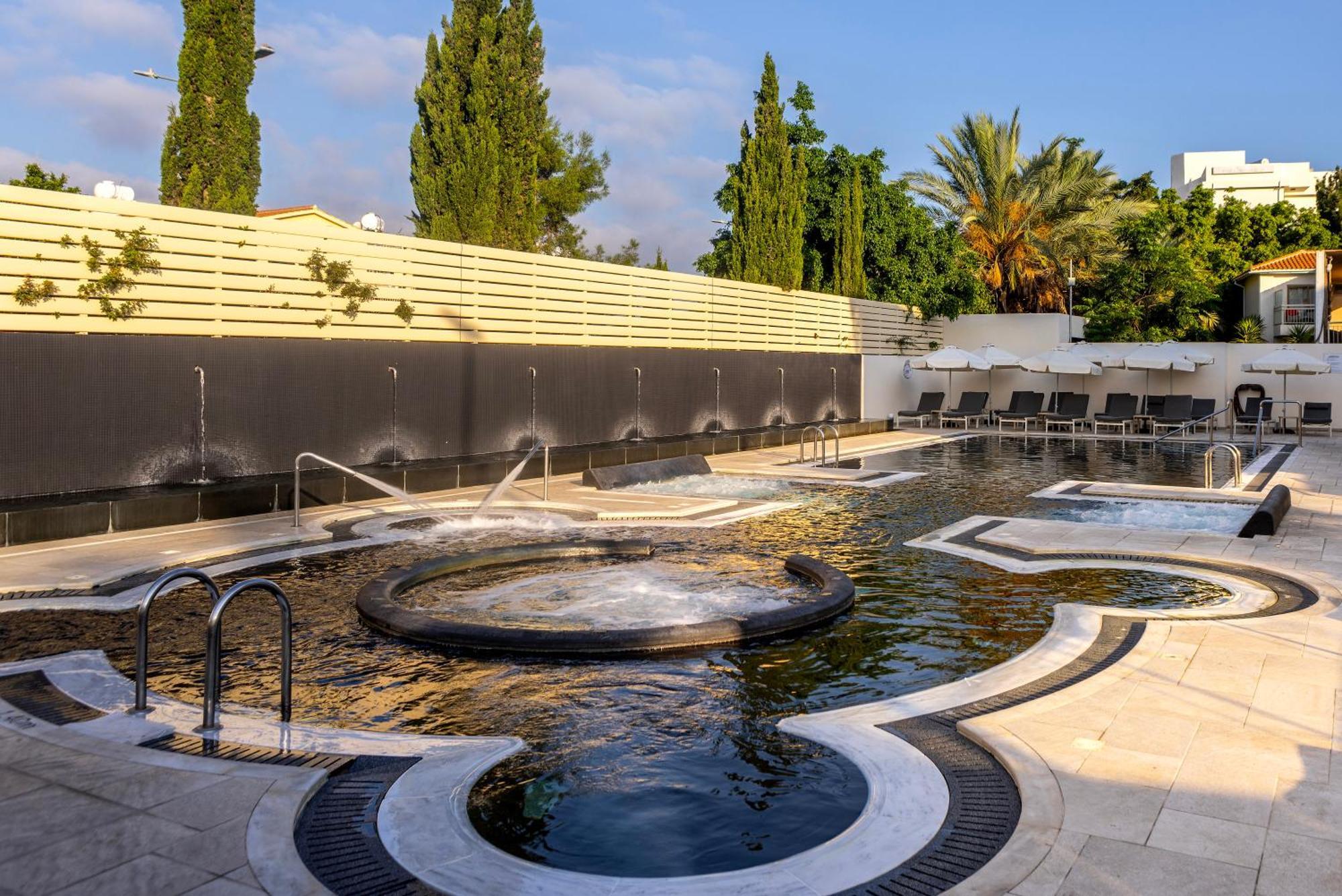 King Jason Paphos - Designed For Adults By Louis Hotels Eksteriør billede