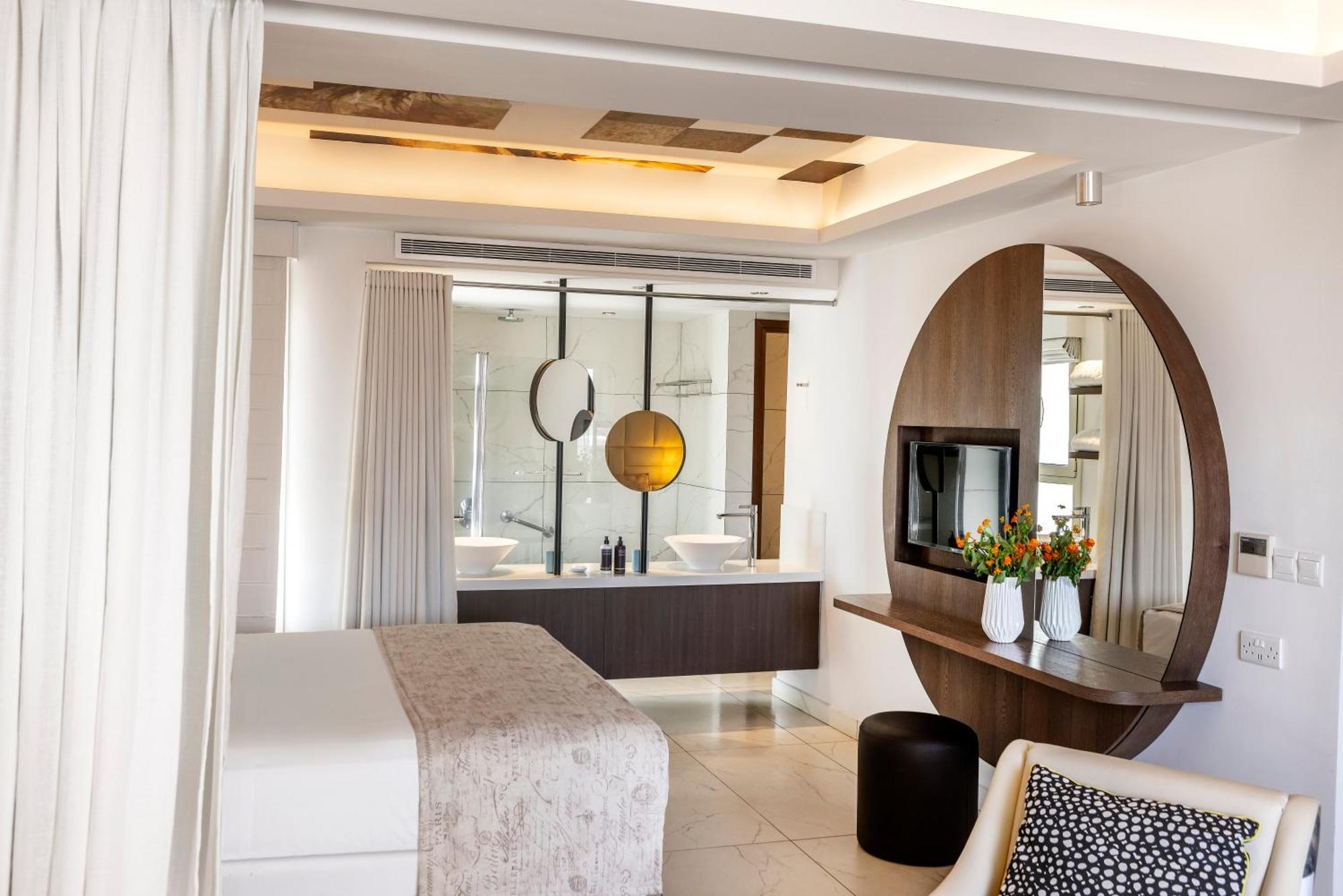 King Jason Paphos - Designed For Adults By Louis Hotels Eksteriør billede