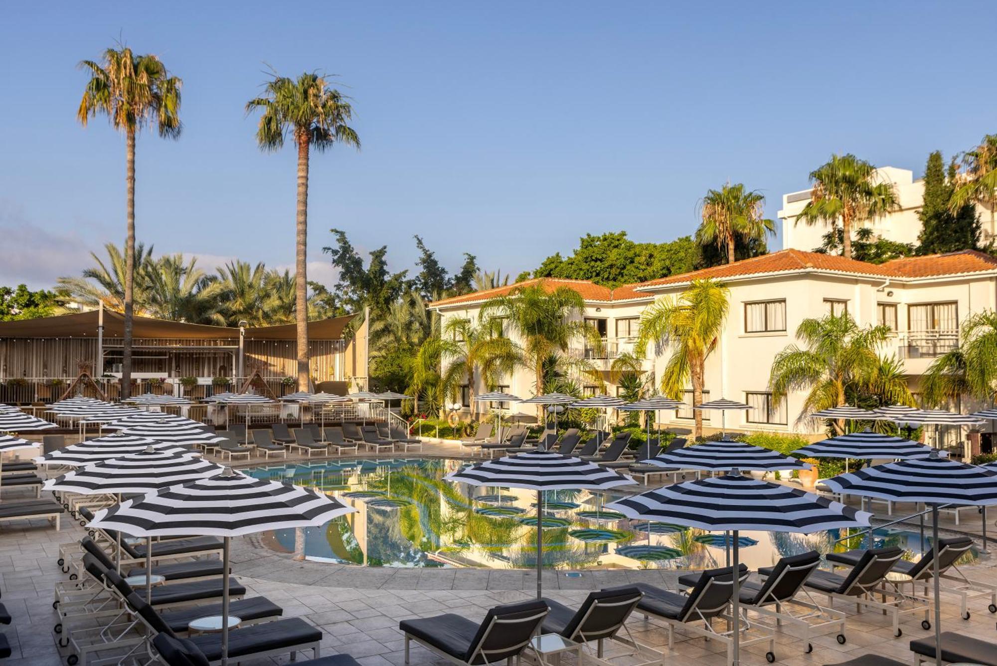 King Jason Paphos - Designed For Adults By Louis Hotels Eksteriør billede