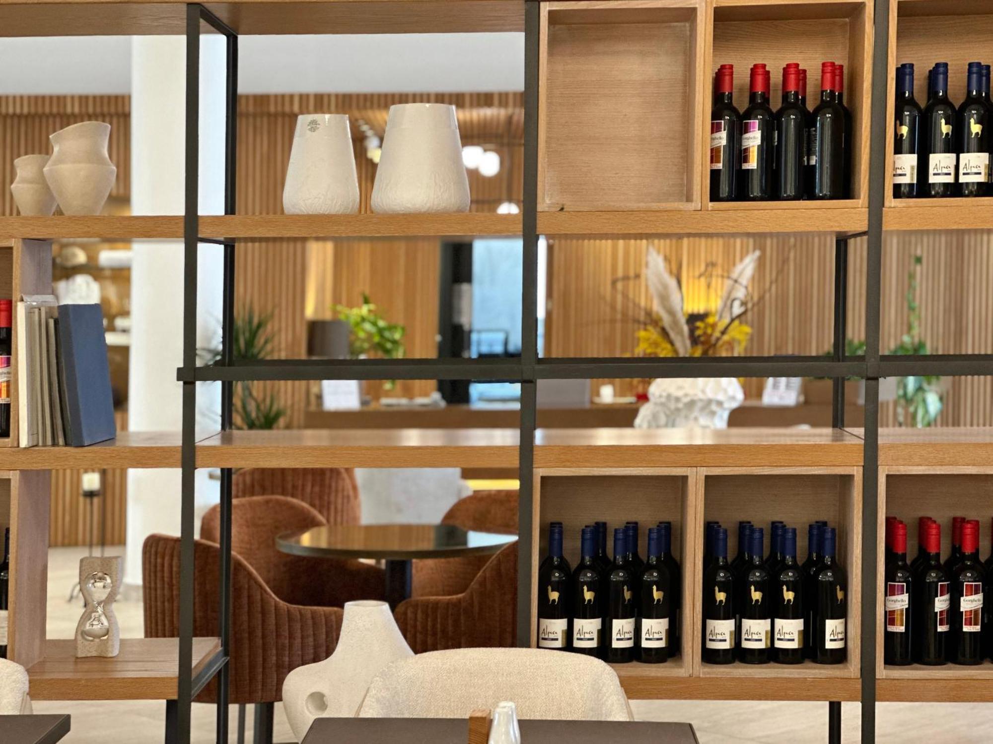 King Jason Paphos - Designed For Adults By Louis Hotels Eksteriør billede