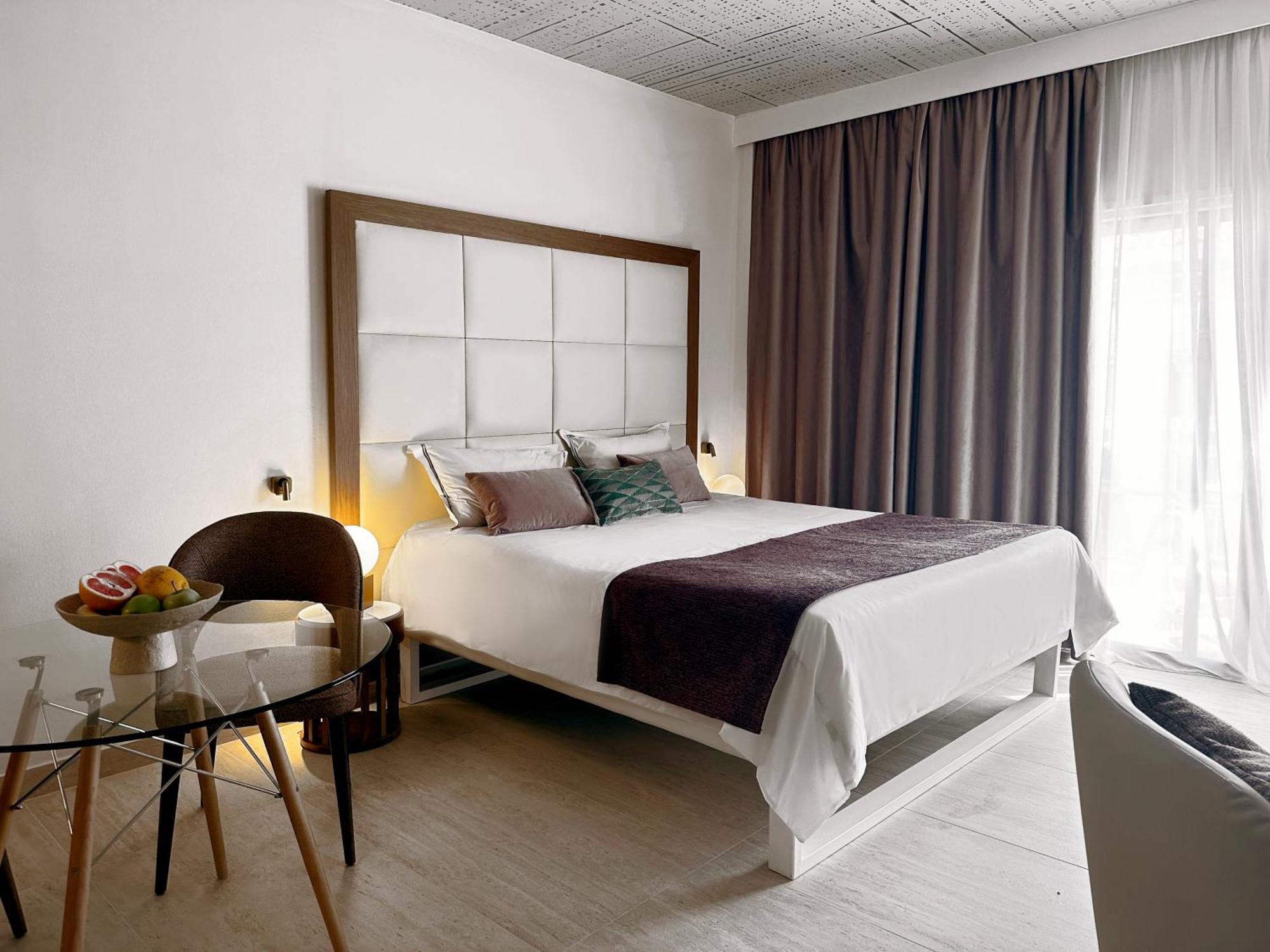 King Jason Paphos - Designed For Adults By Louis Hotels Eksteriør billede