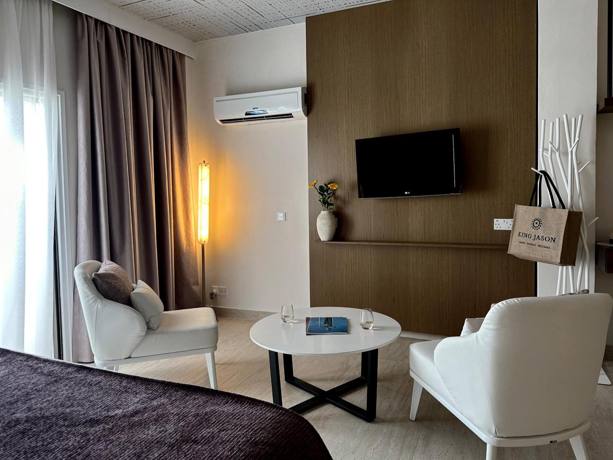 King Jason Paphos - Designed For Adults By Louis Hotels Eksteriør billede